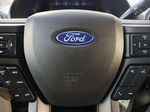 Used 2022 Ford F250 XL w/ Power Equipment Group RWD image 5