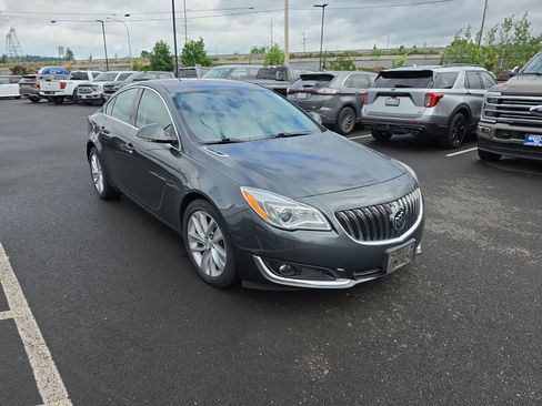 Used 2017 Buick Regal Premium w/ Driver Confidence Package #2 FWD image 6