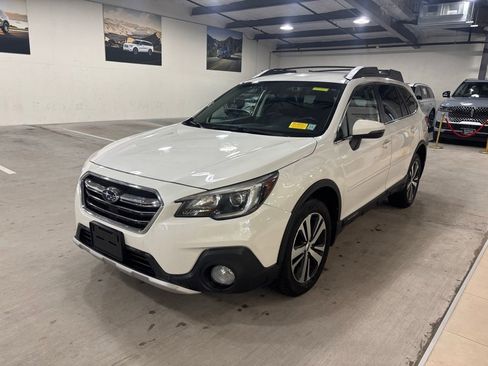 Used 2019 Subaru Outback 3.6R Limited AWD/4WD image 2