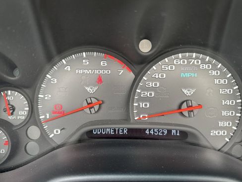 Used 1998 Chevrolet Corvette Base w/ Performance Handling Pkg image 9