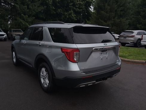 Used 2023 Ford Explorer XLT w/ Equipment Group 202A AWD/4WD image 9