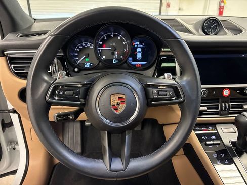 Used 2024 Porsche Macan AWD/4WD image 29