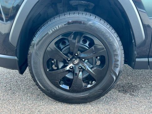 Used 2021 Toyota RAV4 LE image 30