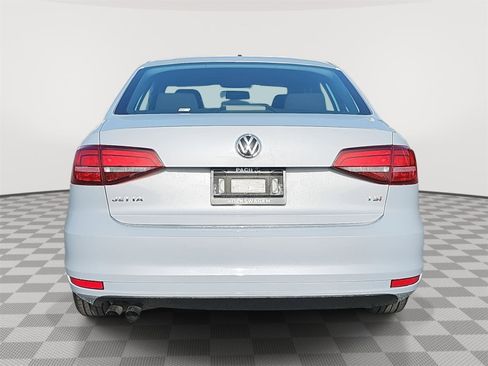 Used 2017 Volkswagen Jetta S image 6