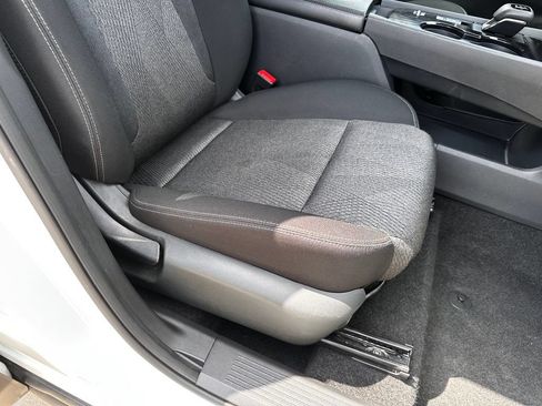 Used 2024 Nissan Rogue SV FWD image 32