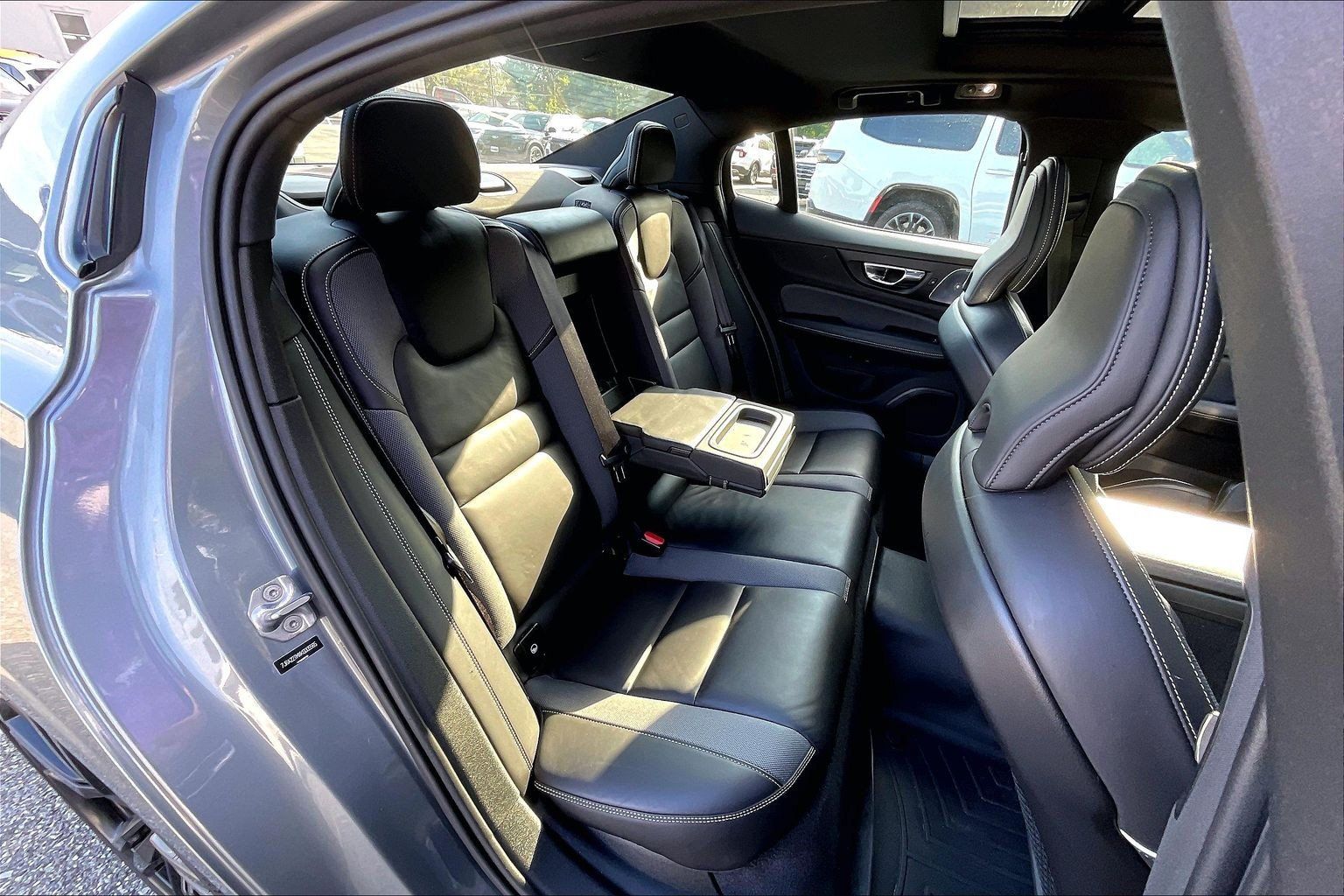 Used 2019 Volvo S60 T6 R-Design AWD/4WD image 27
