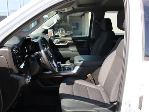 Used 2025 GMC Sierra 1500 Elevation w/ Preferred Package image 7