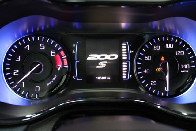 Used 2015 Chrysler 200 S w/ Comfort Group FWD image 17