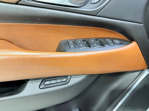 Used 2016 Cadillac Escalade ESV Premium image 33