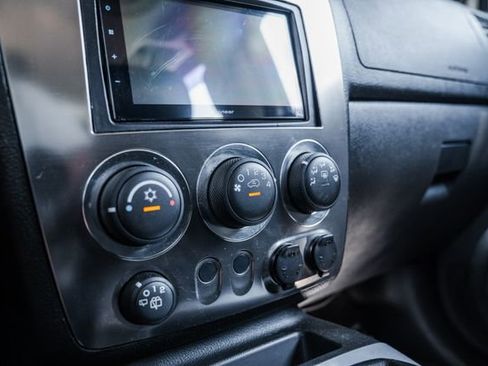 Used 2009 HUMMER H3 Alpha image 13