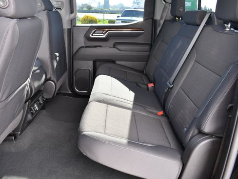 Used 2026 GMC Sierra 1500 SLE w/ Preferred Package AWD/4WD image 23