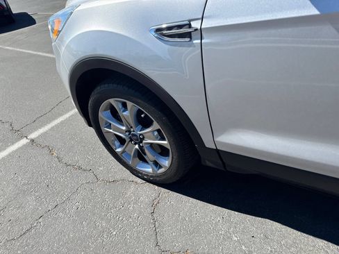 Used 2017 Ford Escape SE AWD/4WD image 14