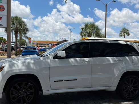 Used 2018 Jeep Grand Cherokee High Altitude RWD image 4