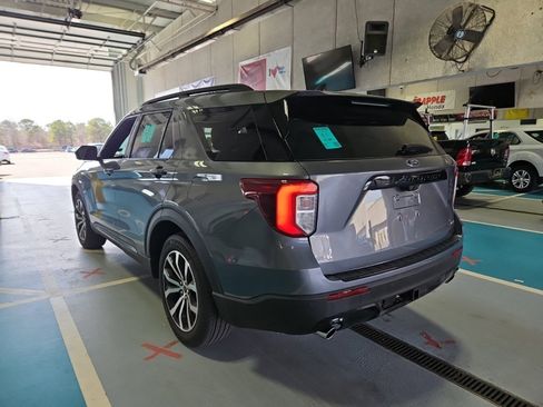 Used 2022 Ford Explorer ST-Line w/ Class IV Trailer Tow Package image 8