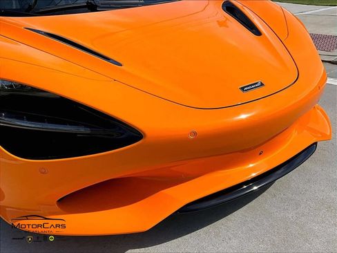 Used 2026 McLaren 750S Spider RWD image 23