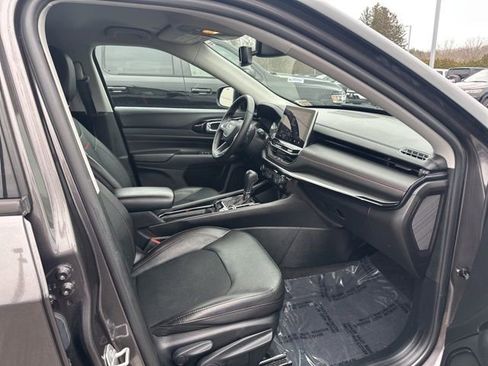 Used 2022 Jeep Compass Trailhawk w/ Trailhawk Convenience Group image 17