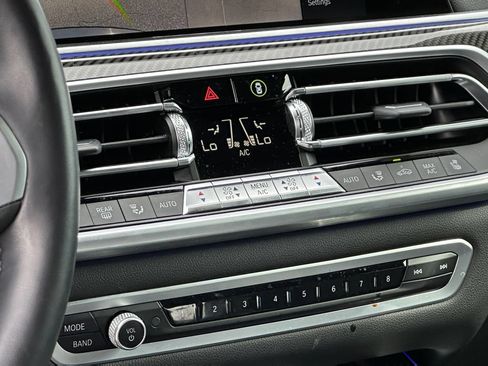 Used 2022 BMW X5 M50i AWD/4WD image 17
