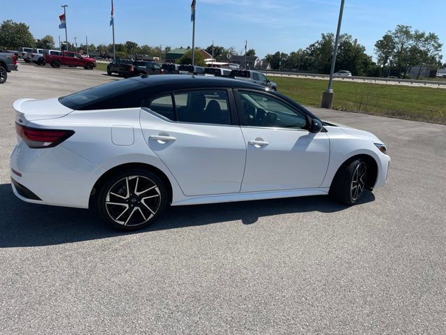 Used 2024 Nissan Sentra SR FWD image 12