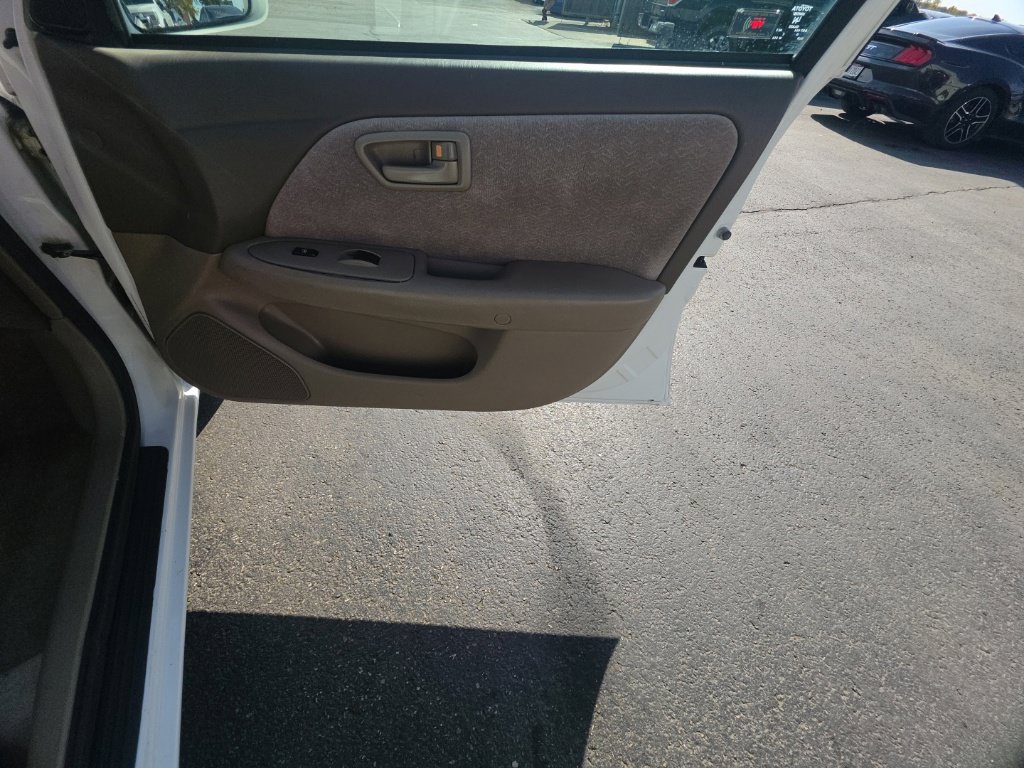 Used 1999 Toyota Camry LE FWD image 28
