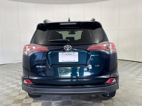 Used 2018 Toyota RAV4 LE FWD image 3
