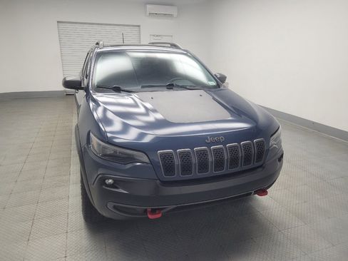Used 2019 Jeep Cherokee Trailhawk w/ Comfort/Convenience Group AWD/4WD image 14