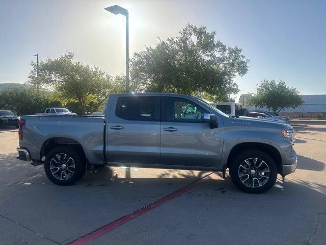 Used 2023 Chevrolet Silverado 1500 LT AWD/4WD image 4