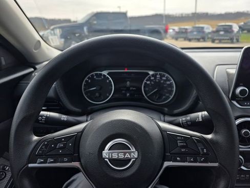 Used 2024 Nissan Sentra SV image 11