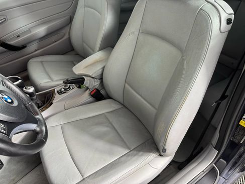 Used 2009 BMW 135i Convertible image 37