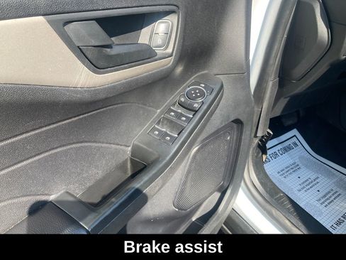 Used 2022 Ford Escape SE w/ Cold Weather Package image 14