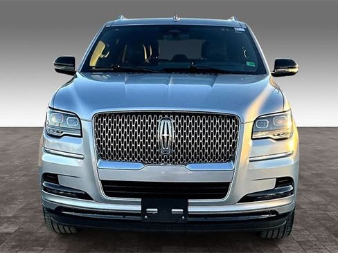 Used 2023 Lincoln Navigator Reserve image 2