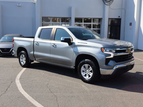 Used 2023 Chevrolet Silverado 1500 LT w/ Protection Package AWD/4WD image 2