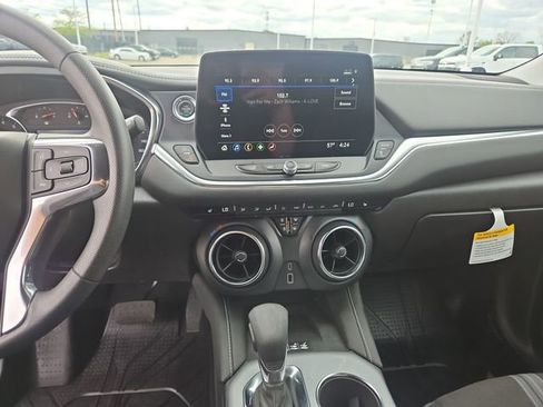 Used 2025 Chevrolet Blazer LT w/ Convenience Package AWD/4WD image 18