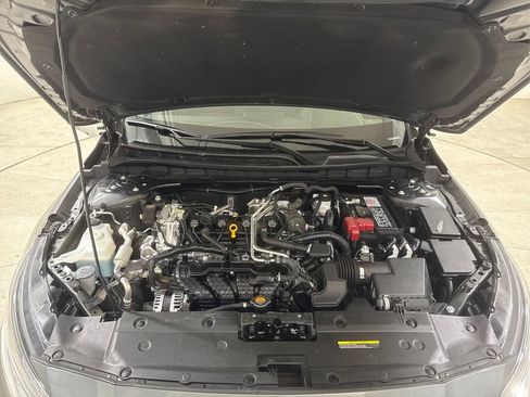 Used 2025 Nissan Altima 2.5 SV FWD image 16