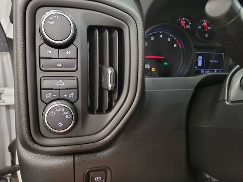 Used 2022 Chevrolet Silverado 2500 W/T w/ WT Convenience Package AWD/4WD image 25