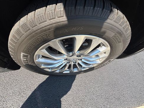 Used 2015 INFINITI QX80 4WD w/ 22" Wheel Package image 10