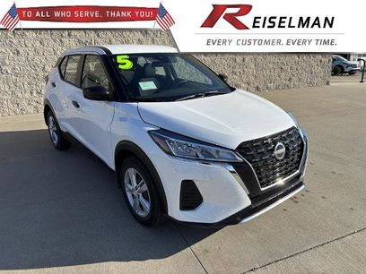 Certified 2025 Nissan Kicks Play S