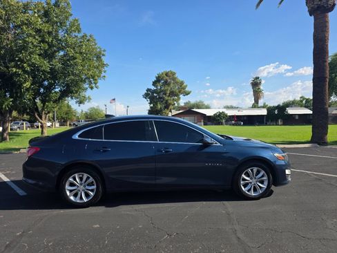 Used 2019 Chevrolet Malibu LT FWD image 3