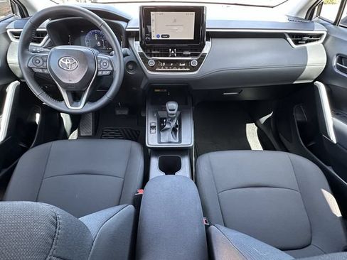 Used 2026 Toyota Corolla Cross LE FWD image 10