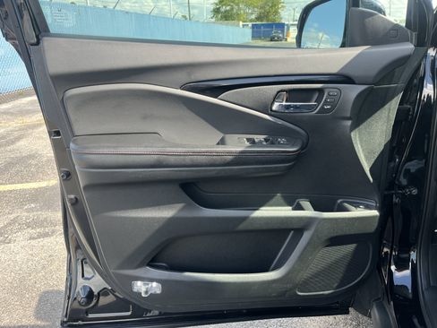 Used 2017 Honda Ridgeline Black Edition image 11