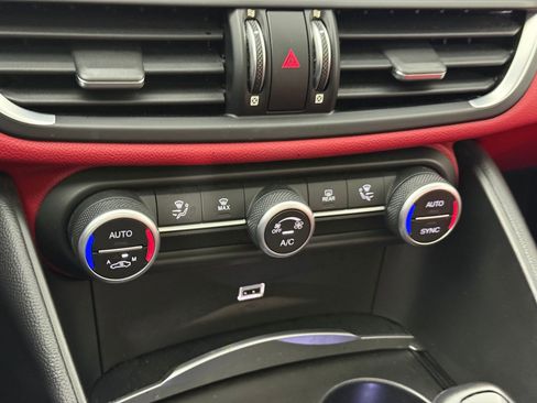 Used 2019 Alfa Romeo Giulia w/ Quick Order Package 22K Sport image 25