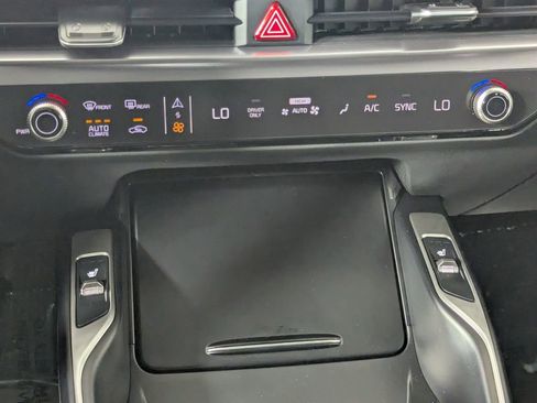 Used 2025 Kia Sorento EX image 18