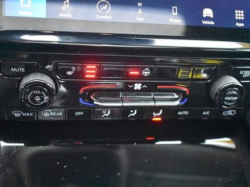 Used 2021 Jeep Grand Cherokee L Limited image 36