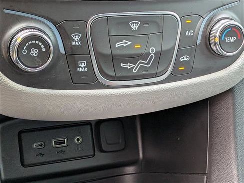 Used 2023 Chevrolet Equinox LS image 14