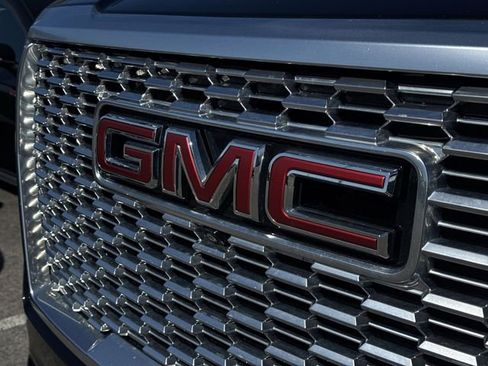 Used 2023 GMC Yukon XL Denali AWD/4WD image 32