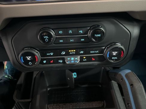 Used 2024 Ford Bronco Wildtrak image 19