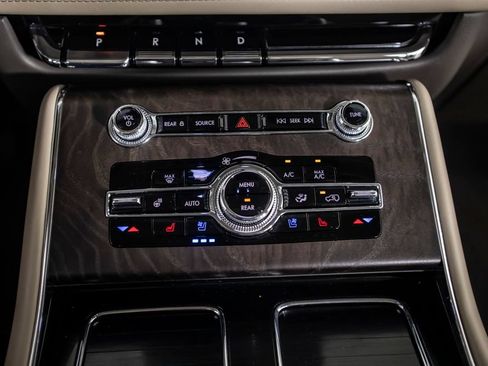 Used 2022 Lincoln Aviator Reserve w/ Equipment Group 201A AWD/4WD image 37