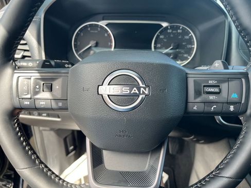 Used 2025 Nissan Rogue SV image 25