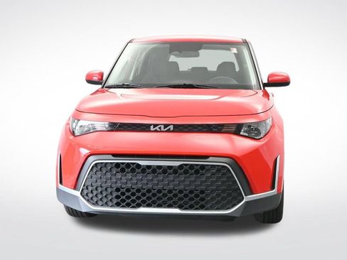 Used 2025 Kia Soul LX w/ LX Technology Package FWD image 2