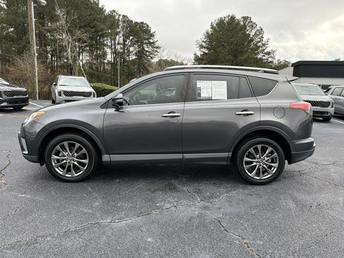 Used 2018 Toyota RAV4 Limited image 4