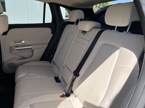 Certified 2023 Mercedes-Benz GLA 250 4MATIC image 32